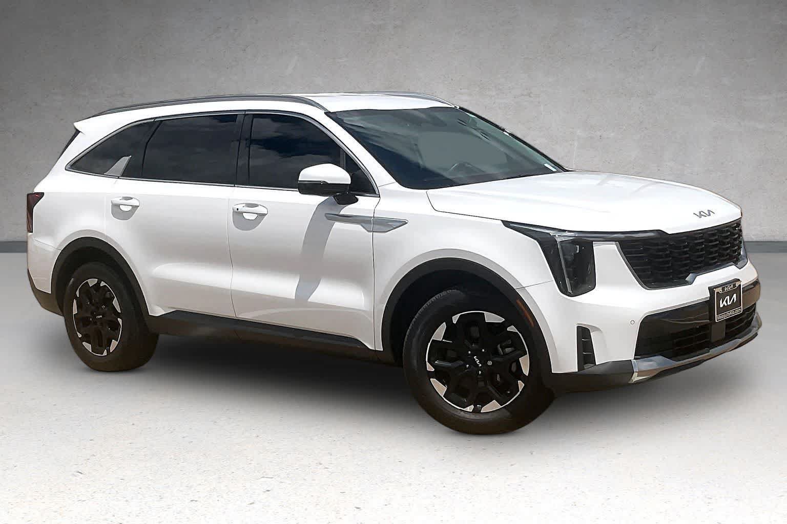 Certified 2025 Kia Sorento S FWD image 19