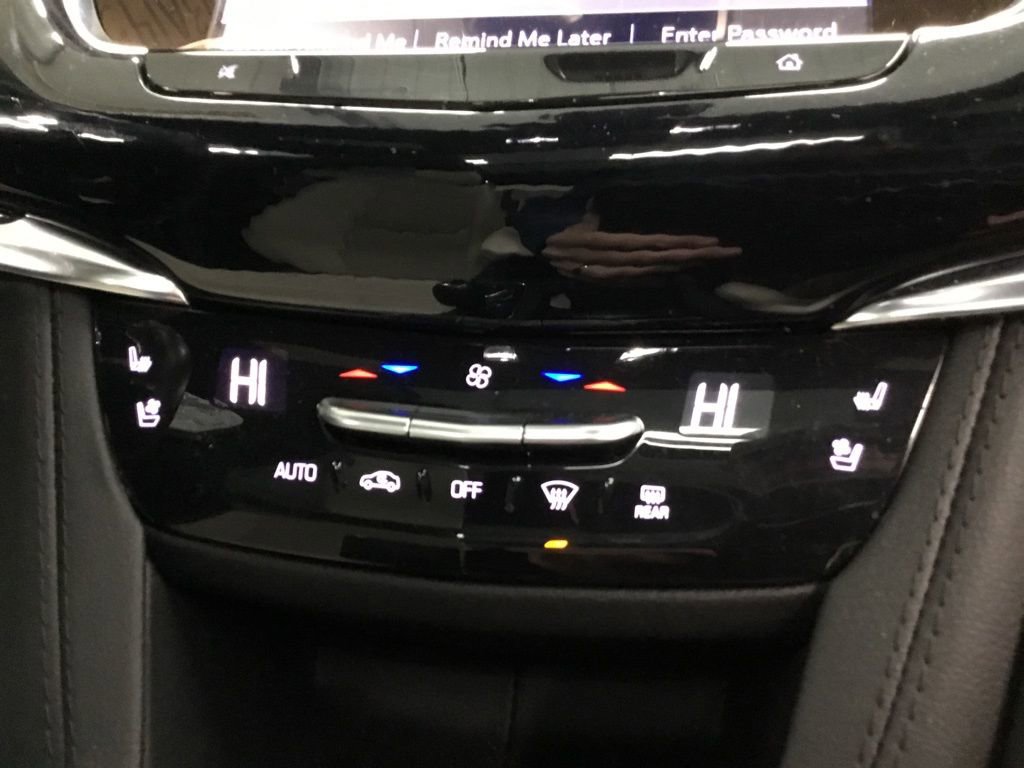 Used 2023 Cadillac XT6 Sport w/ Technology Package AWD/4WD image 32