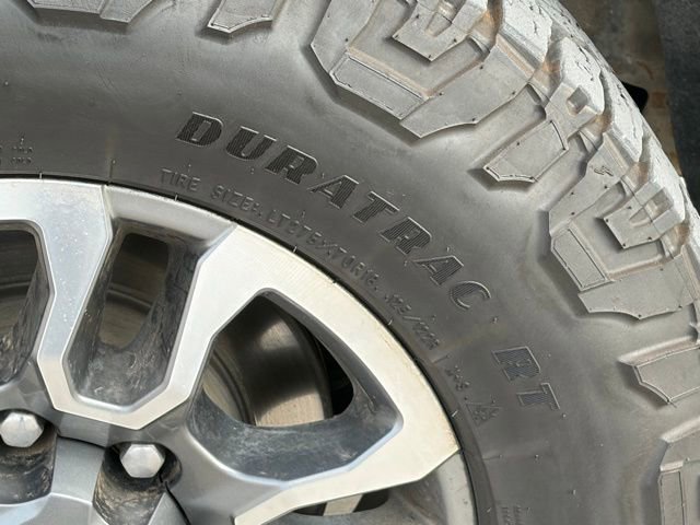 Used 2024 GMC Sierra 3500 SLE w/ SLE Convenience Package image 8