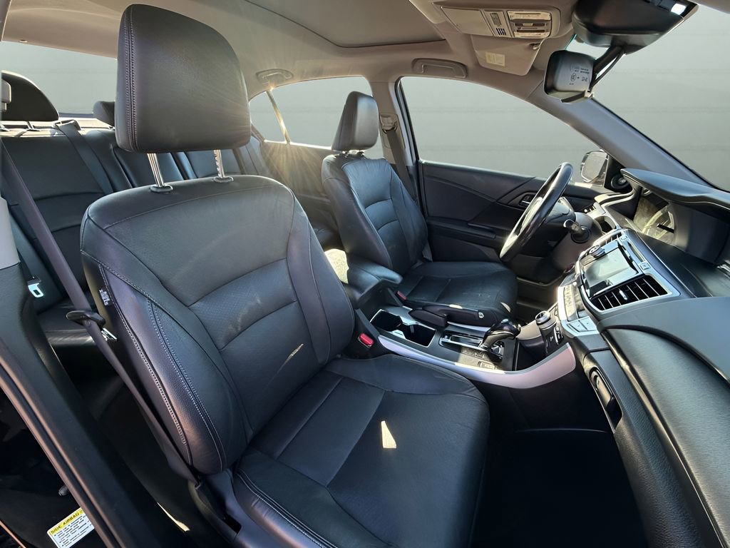 Used 2014 Honda Accord Touring image 17