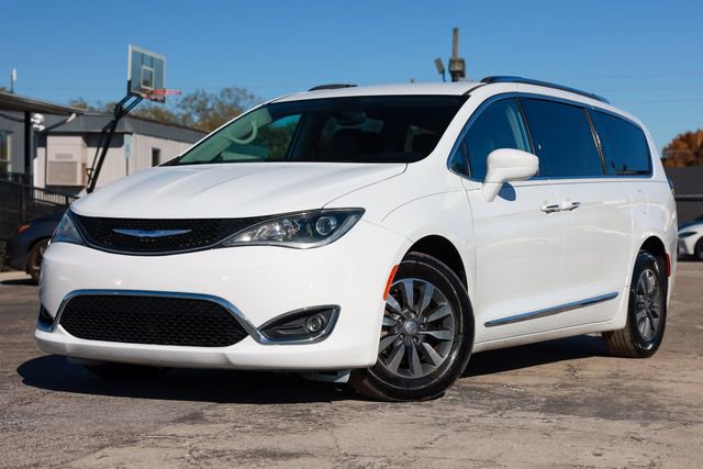 Used 2020 Chrysler Pacifica Touring-L Plus image 1