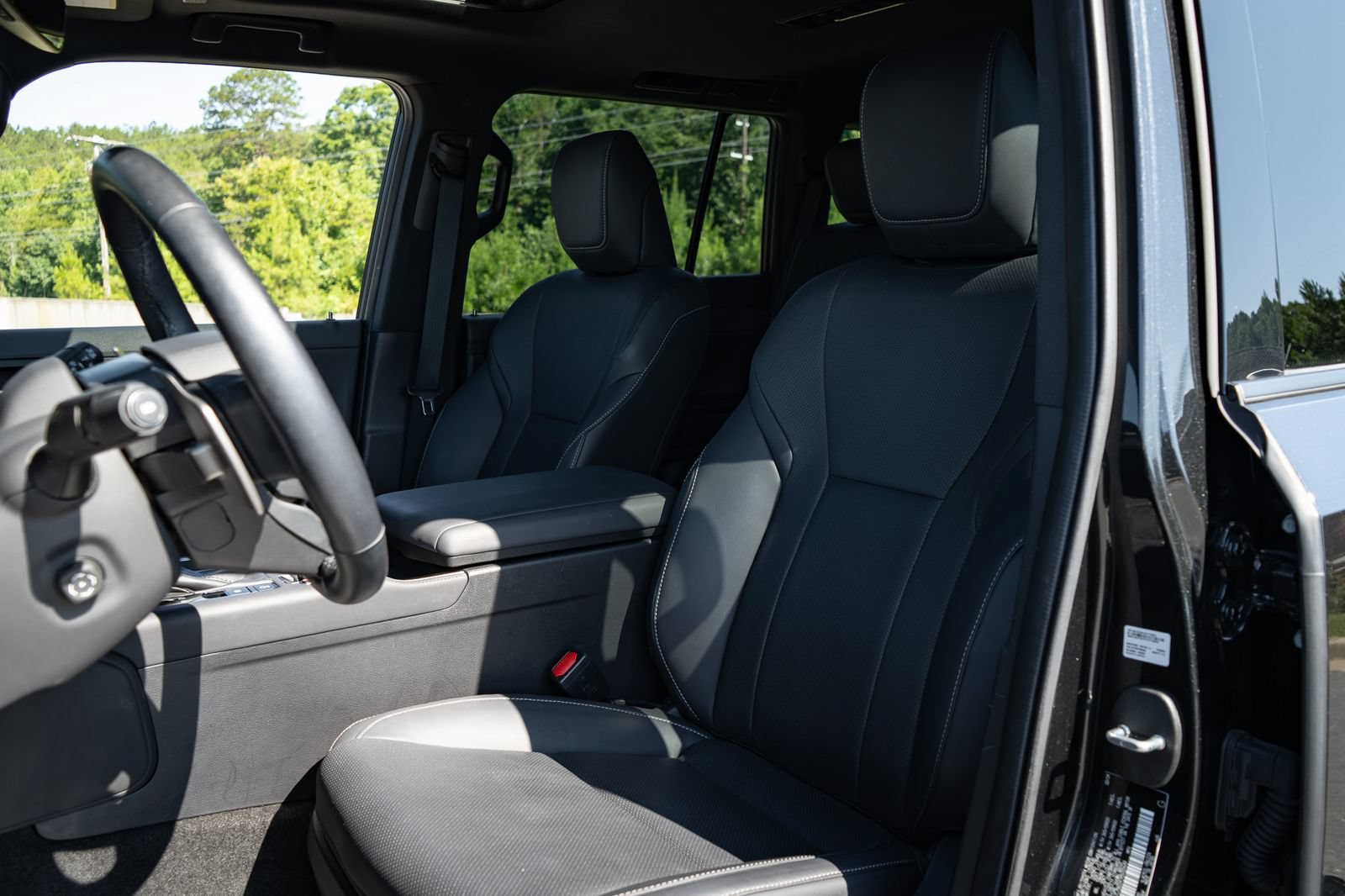 Used 2024 Lexus GX 550 w/ Accessory Package (2T) AWD/4WD image 25