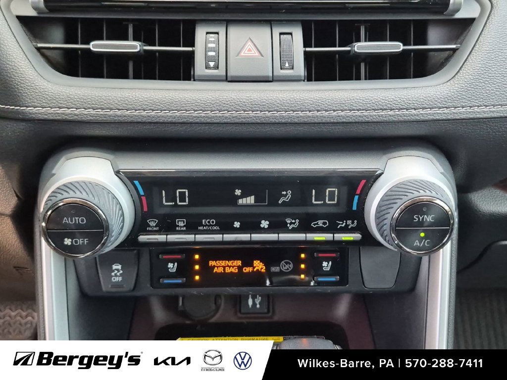 Used 2019 Toyota RAV4 Limited w/ Advanced Technology Package AWD/4WD image 28