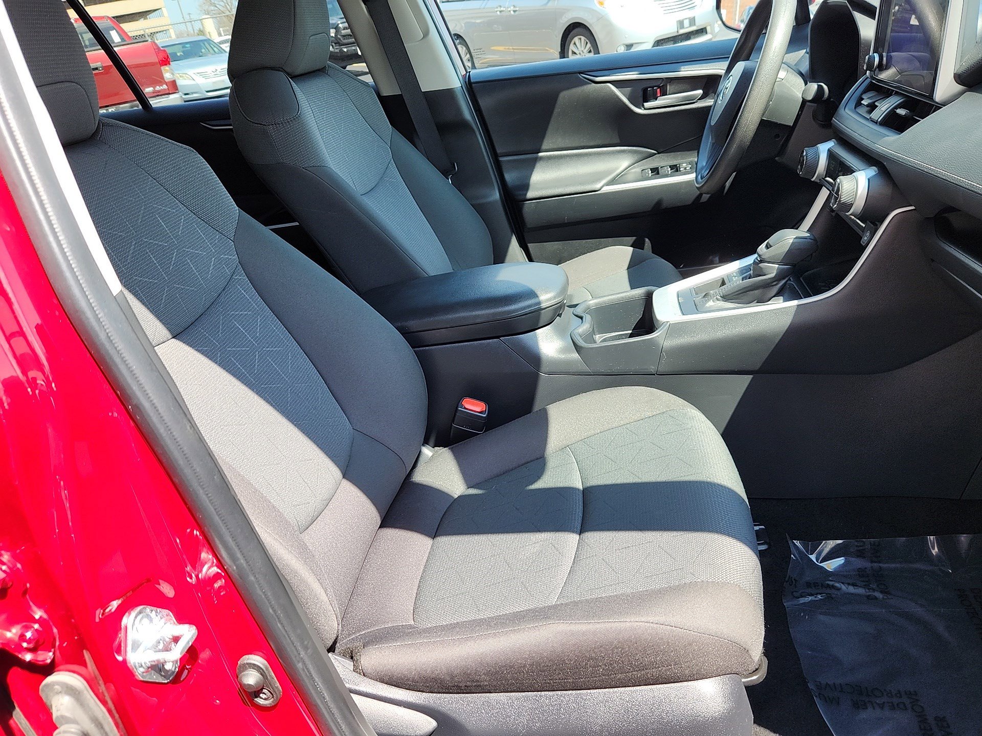 Certified 2025 Toyota RAV4 XLE AWD/4WD image 31