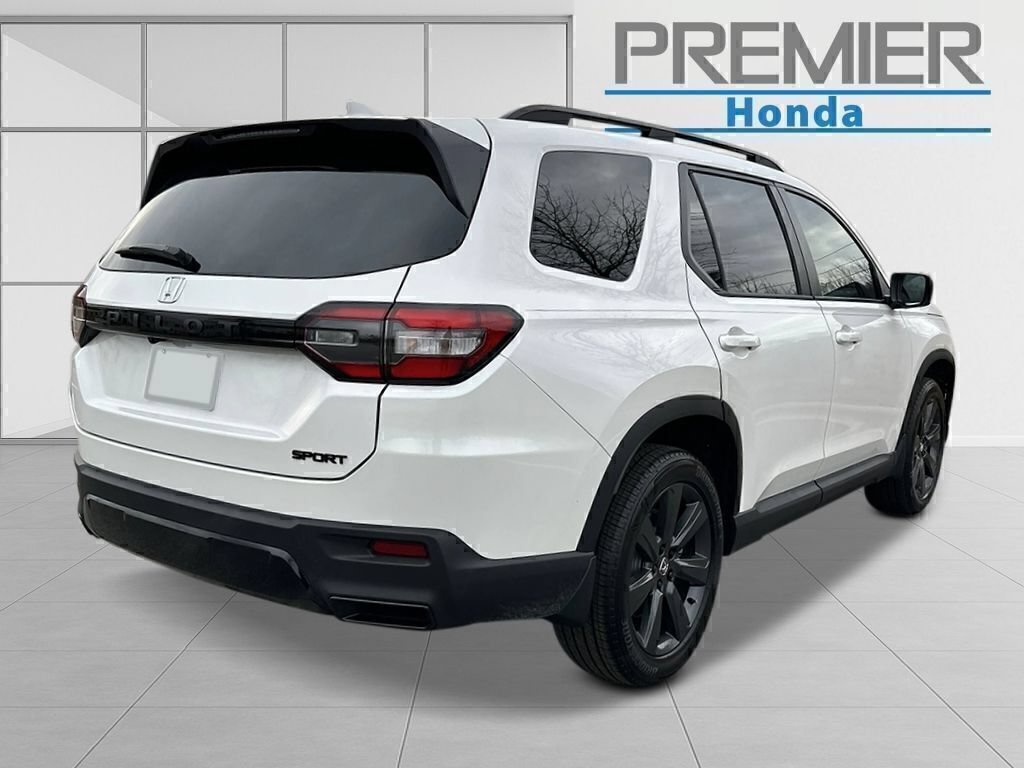 New 2026 Honda Pilot Sport image 5