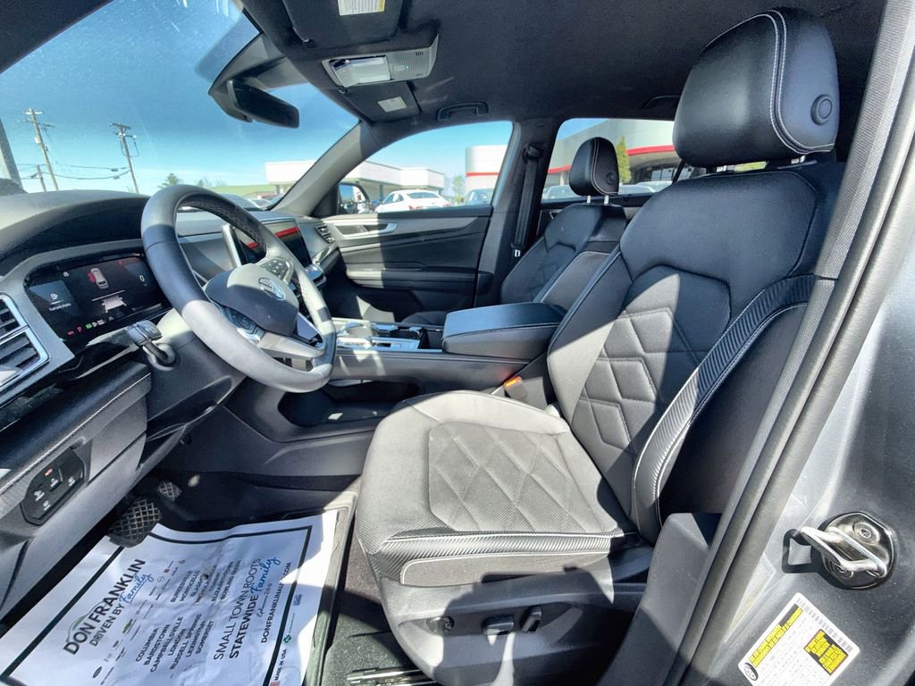 Used 2024 Volkswagen Atlas Cross Sport SE image 15