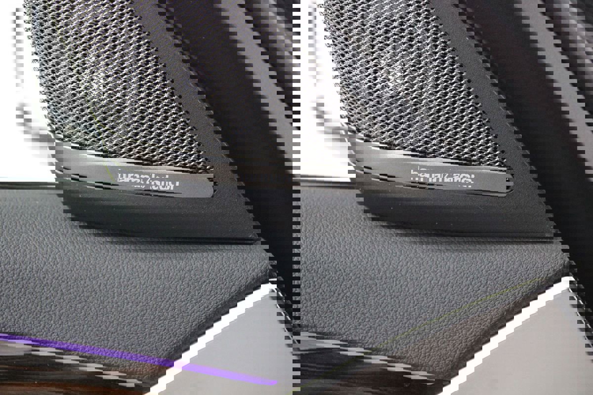 Used 2023 BMW 530e 530e w/ M Sport Package image 11