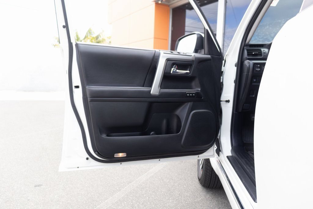 Used 2023 Toyota 4Runner Limited AWD/4WD image 15