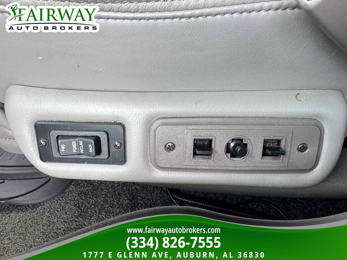 Used 2017 GMC Savana 2500 RWD image 16