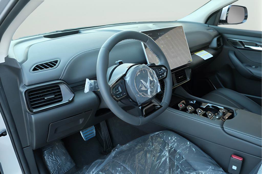 New 2025 VinFast VF 8 Eco image 10