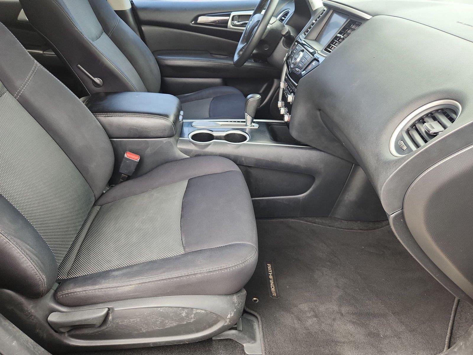 Used 2019 Nissan Pathfinder SV FWD image 26