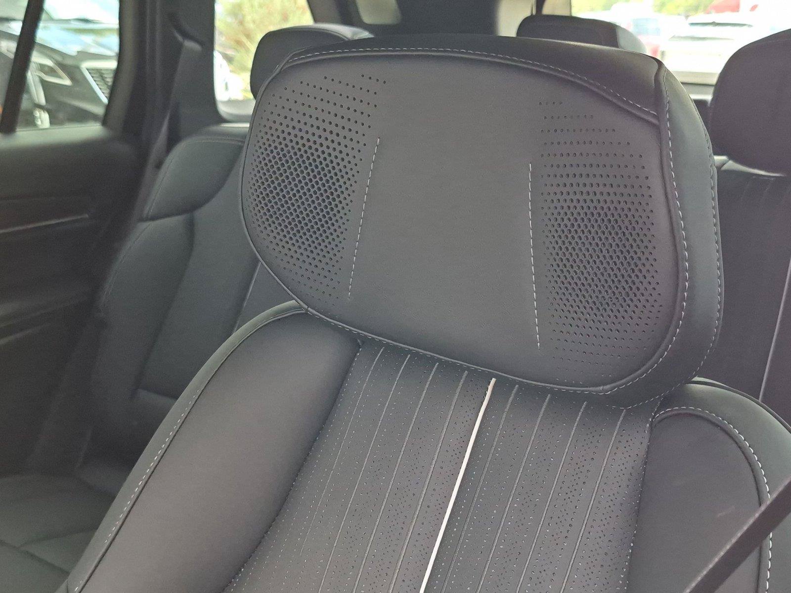 New 2027 Cadillac Vistiq Sport w/ LPO, Floor Liner Package AWD/4WD image 12