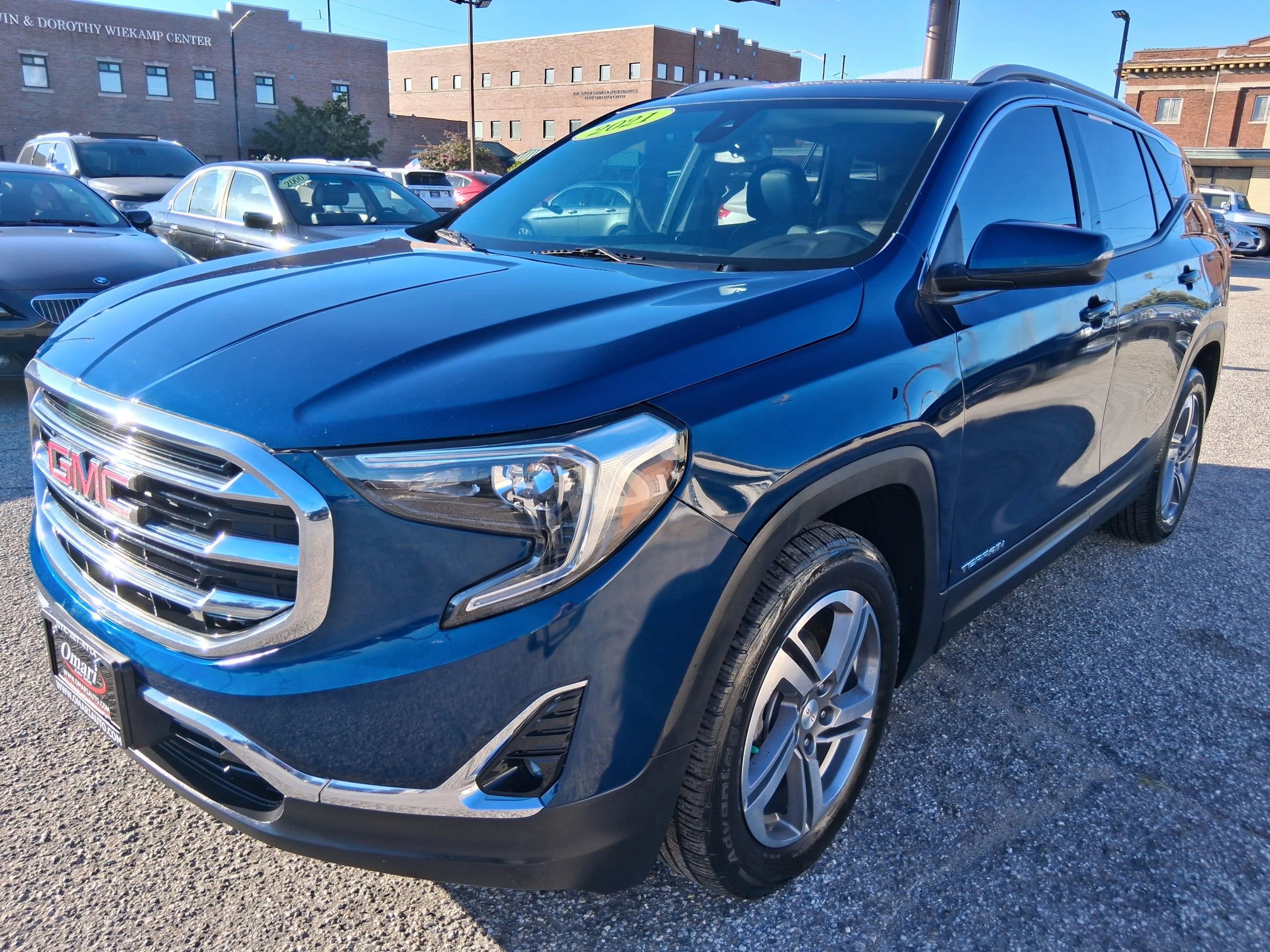 Used 2021 GMC Terrain SLT image 4