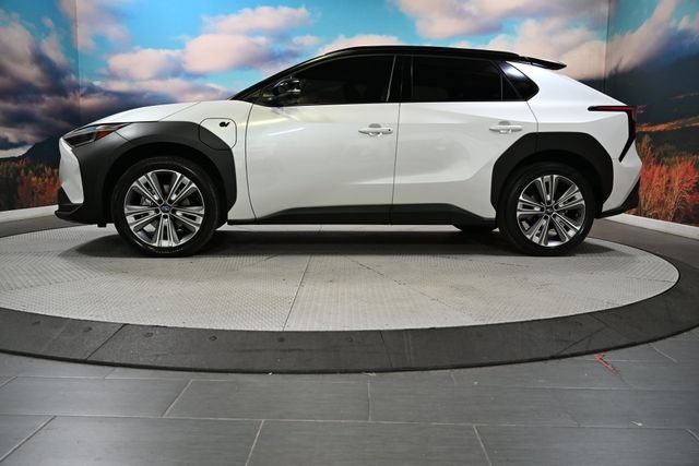 Used 2023 Subaru Solterra AWD image 5