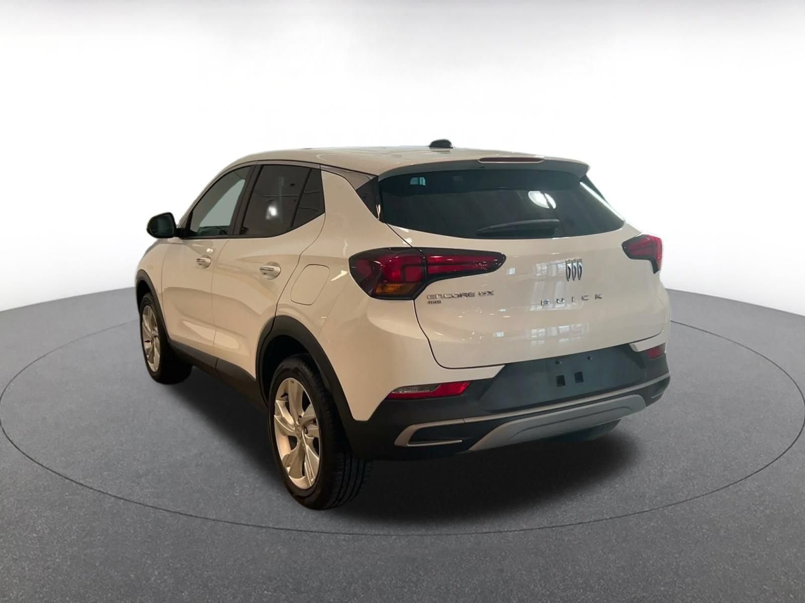 Used 2025 Buick Encore GX Preferred AWD/4WD image 10