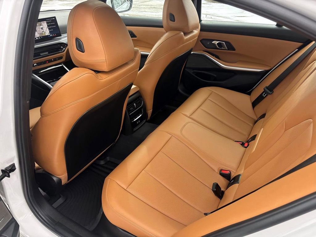 Used 2025 BMW 330i xDrive Sedan w/ Premium Package image 28