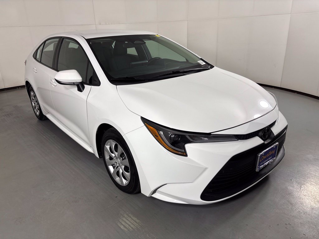 Used 2024 Toyota Corolla LE FWD image 2