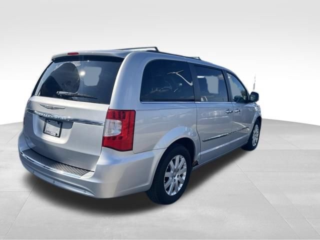 Used 2012 Chrysler Town & Country Touring-L w/ Entertainment Group #2 FWD image 14