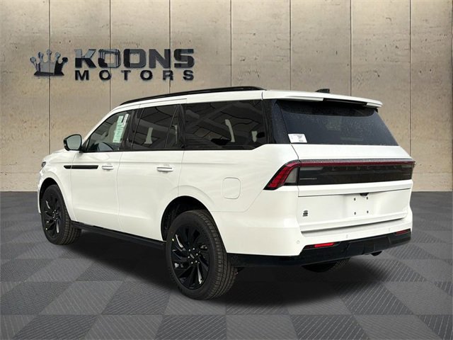 New 2026 Lincoln Navigator Reserve w/ Jet Appearance Package image 3