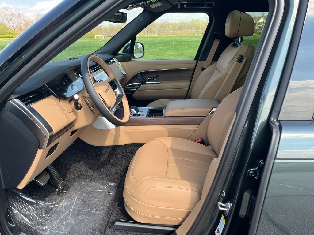 New 2026 Land Rover Range Rover Long Wheelbase SE AWD/4WD image 10