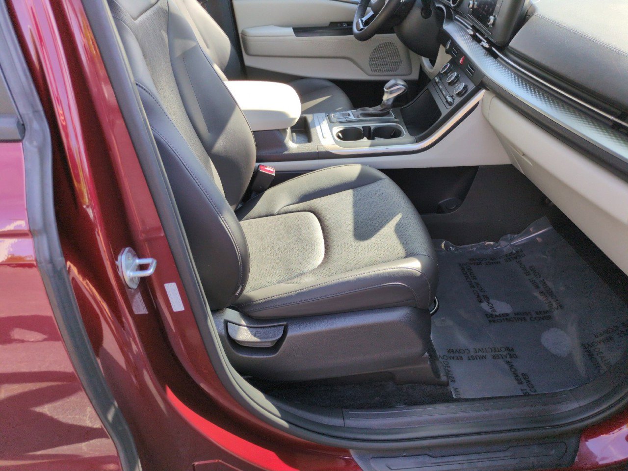 Used 2023 Kia Carnival LX FWD image 43