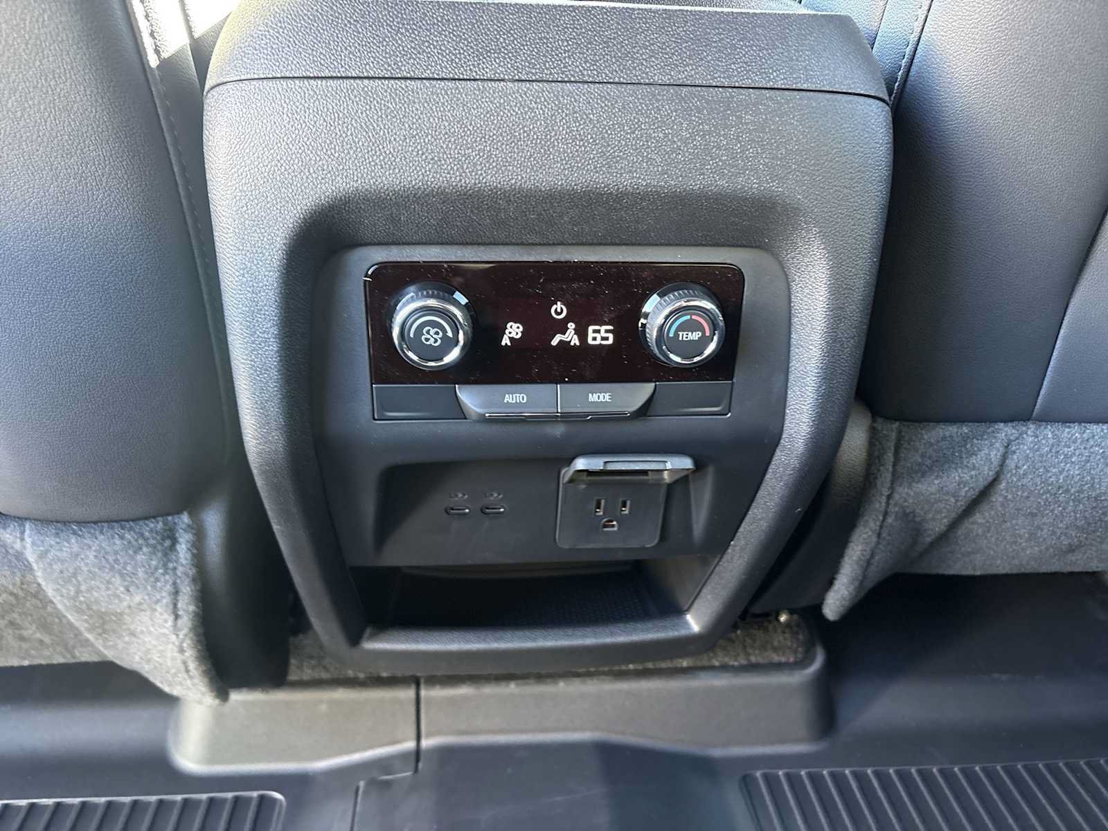New 2027 Chevrolet Traverse LT w/ Driver Confidence Package FWD image 21