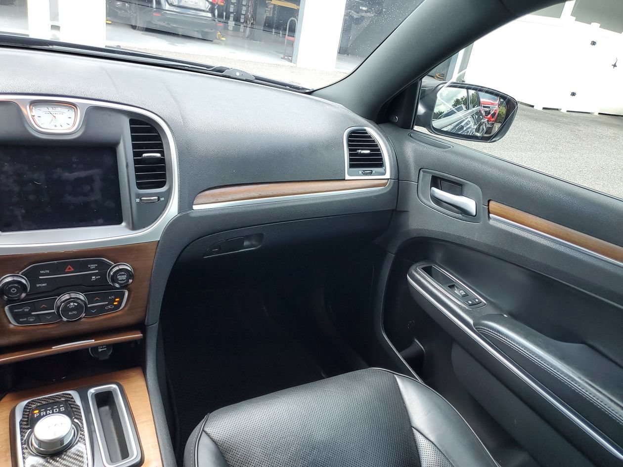 Used 2019 Chrysler 300 C RWD image 13