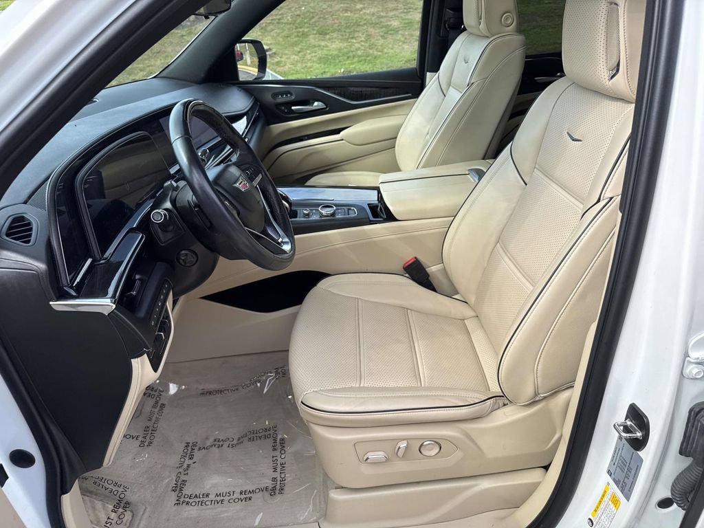Used 2023 Cadillac Escalade Premium Luxury w/ Performance Package AWD/4WD image 6