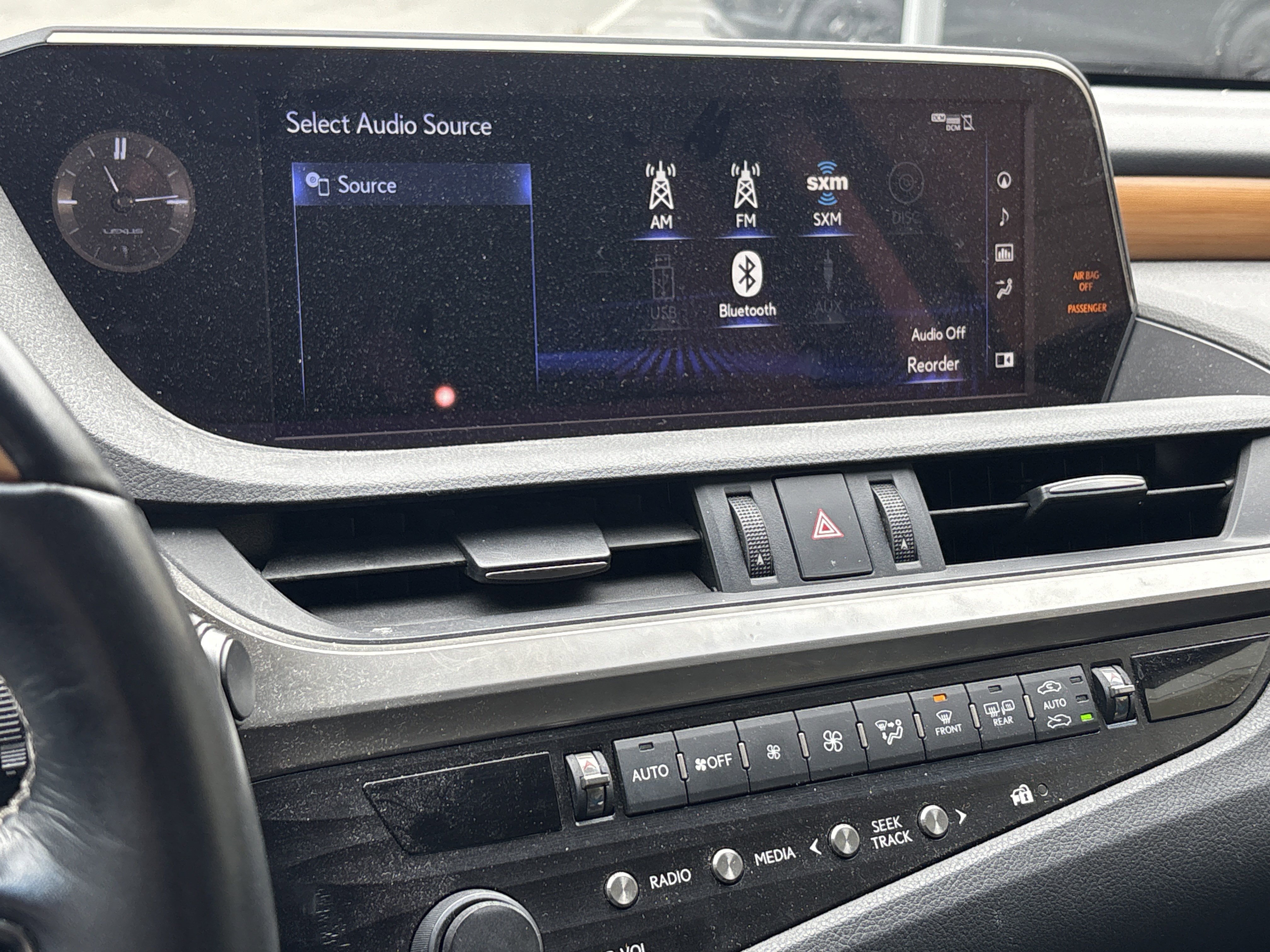 Used 2019 Lexus ES 300h w/ Accessory Package image 23