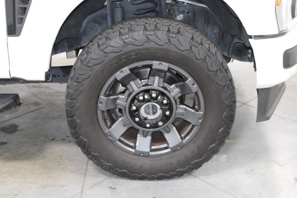 Used 2023 Ford F250 Lariat w/ Lariat Ultimate Package AWD/4WD image 16
