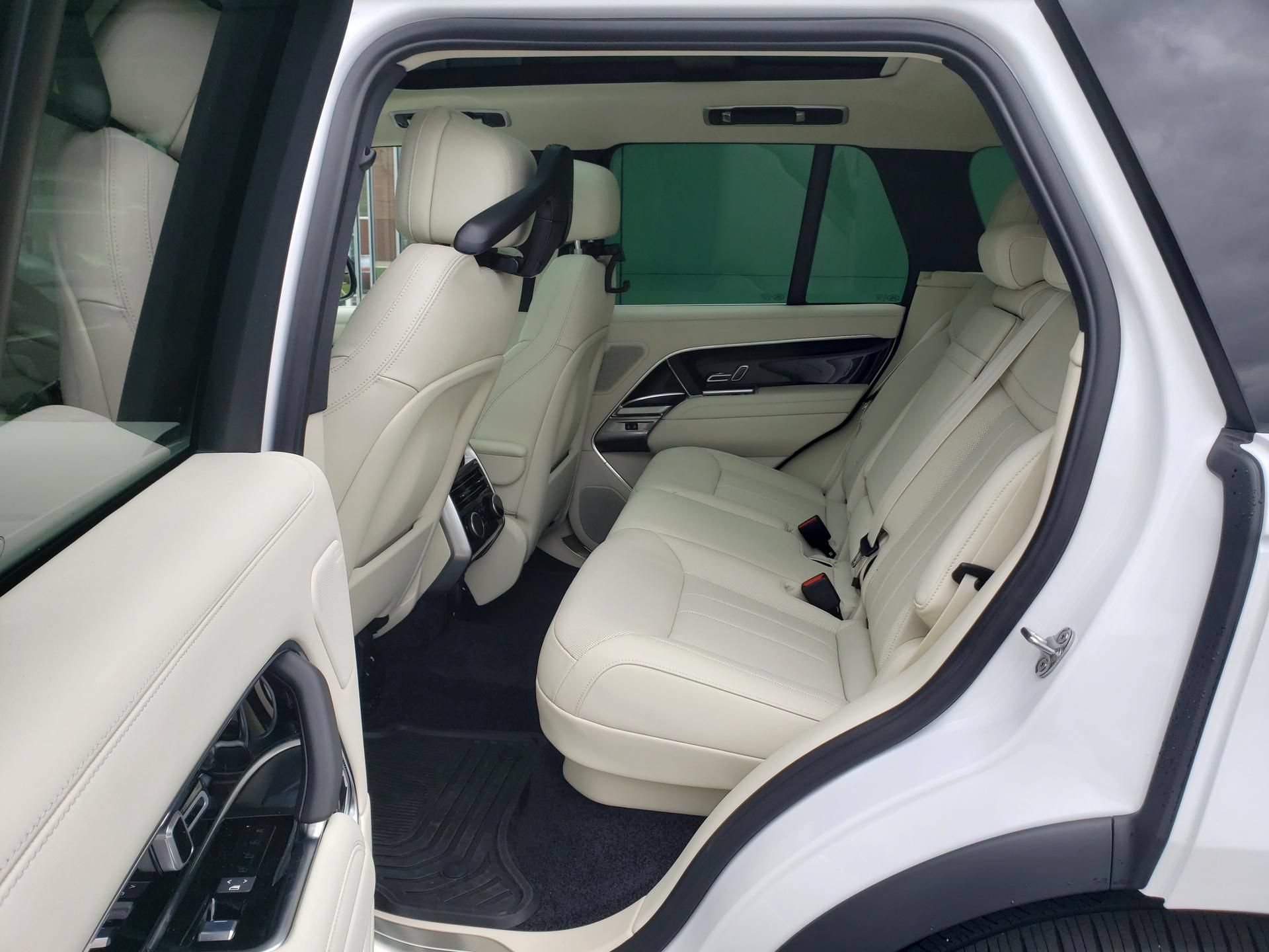 New 2026 Land Rover Range Rover SE AWD/4WD image 11