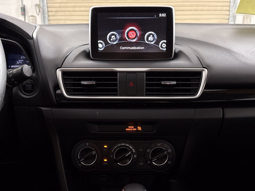 Used 2016 MAZDA MAZDA3 i Touring FWD image 19