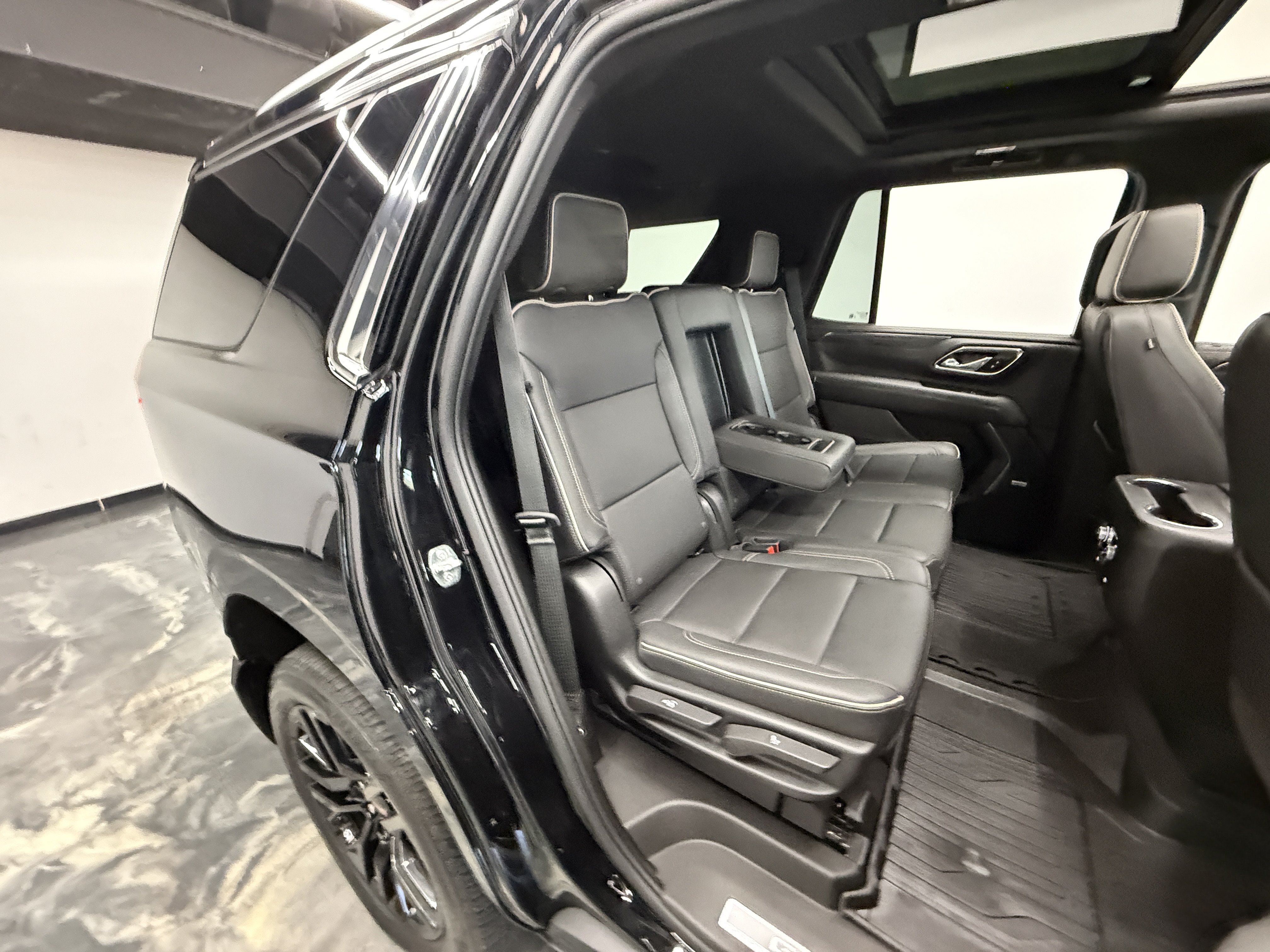 Used 2023 GMC Yukon SLT w/ SLT Premium Package AWD/4WD image 25