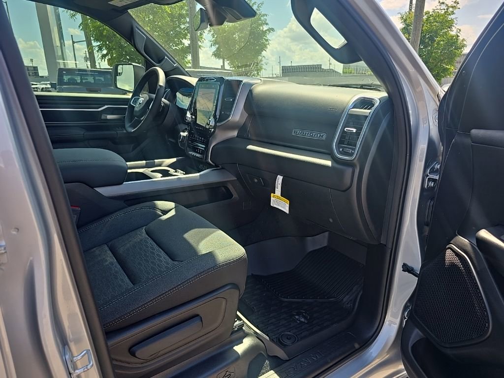 New 2026 RAM 1500 4x4 Crew Cab image 19