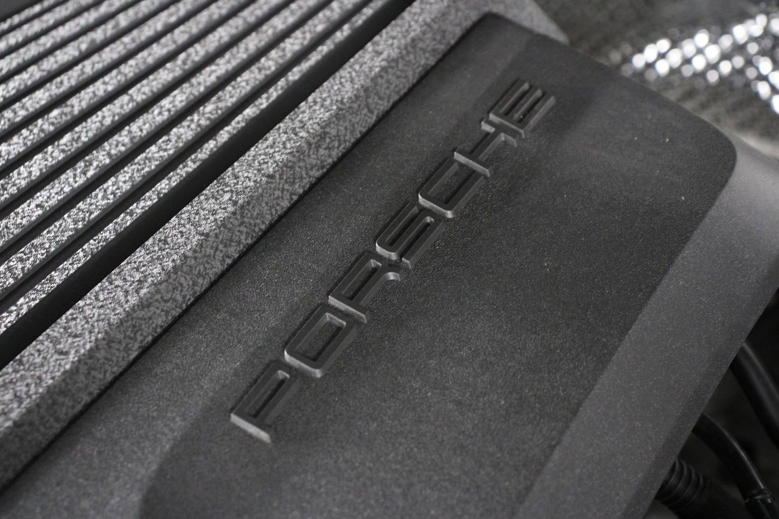 Certified 2025 Porsche Macan image 27