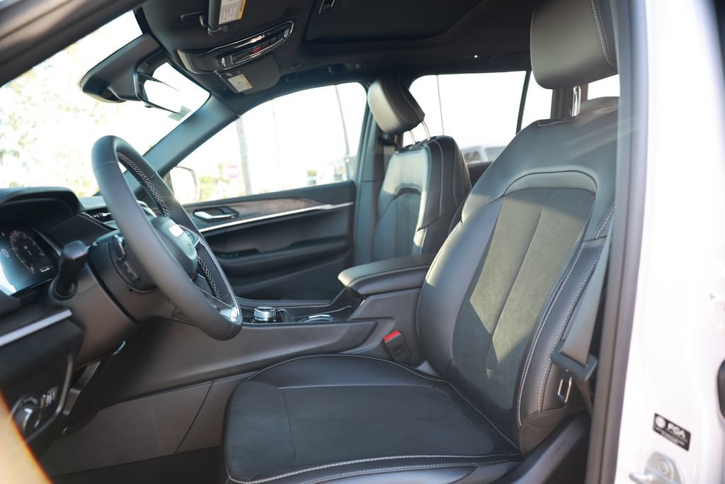 New 2026 Jeep Grand Cherokee Altitude RWD image 14