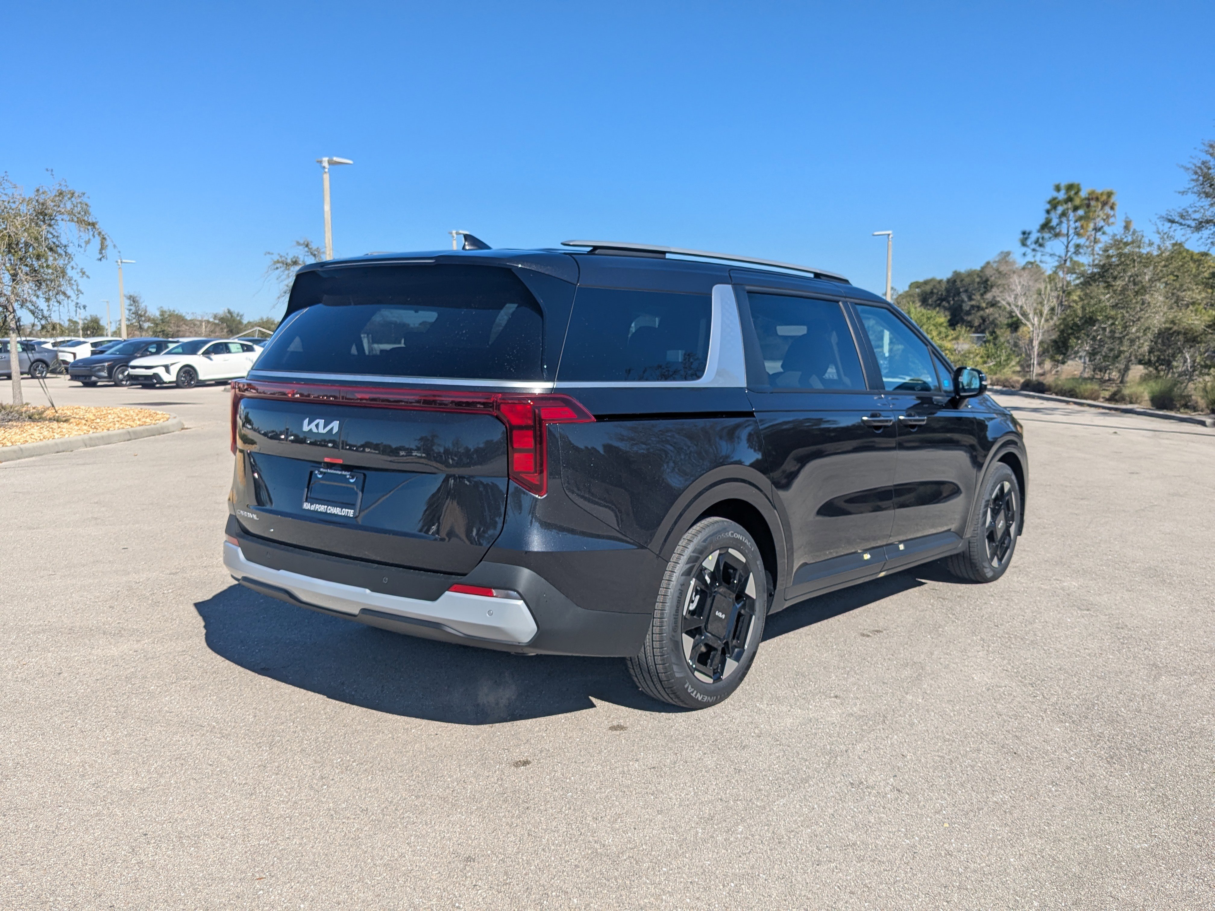 New 2026 Kia Carnival EX FWD image 5