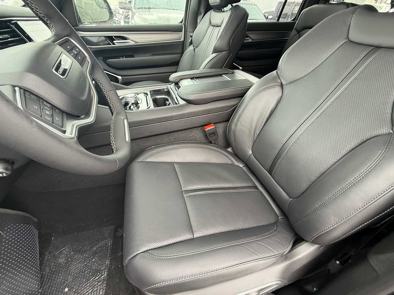 New 2026 Jeep Grand Wagoneer Limited w/ Premium Group II AWD/4WD image 9