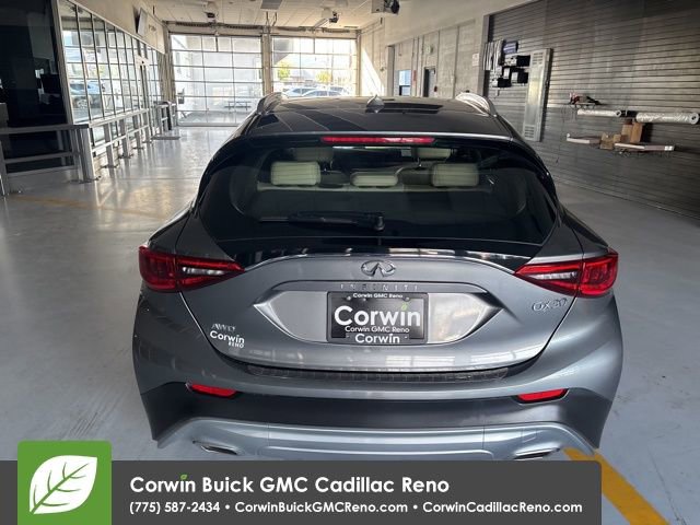 Used 2018 INFINITI QX30 Premium image 7