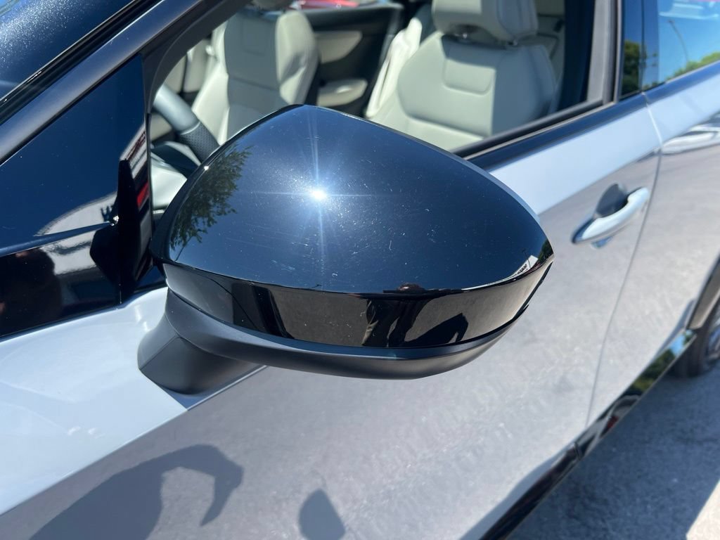 Used 2024 Nissan Ariya AWD image 33