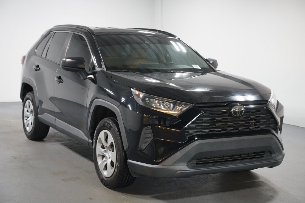 Certified 2020 Toyota RAV4 LE FWD image 3