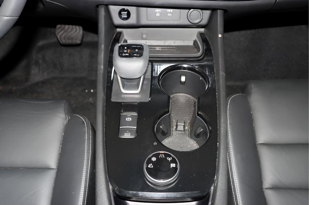 Used 2024 Nissan Rogue SL w/ SL Premium Package image 30