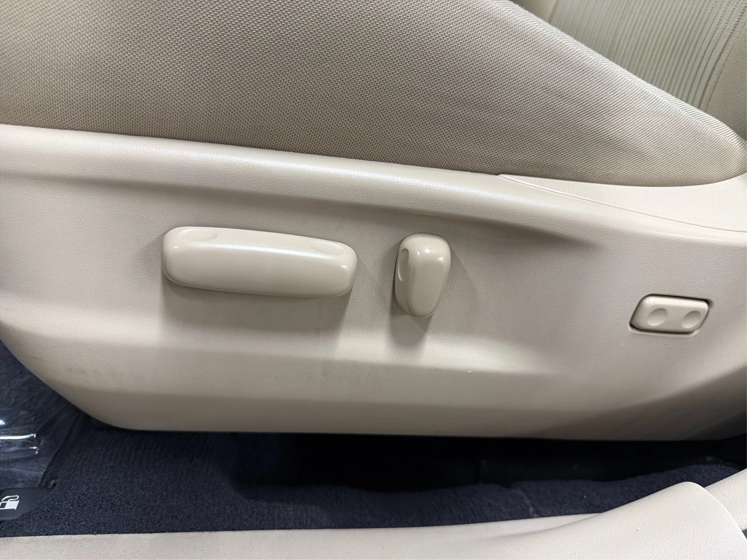 Used 2011 Toyota Venza FWD image 29