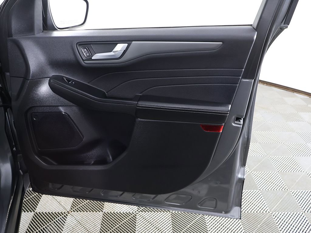 Used 2024 Ford Escape SE image 23