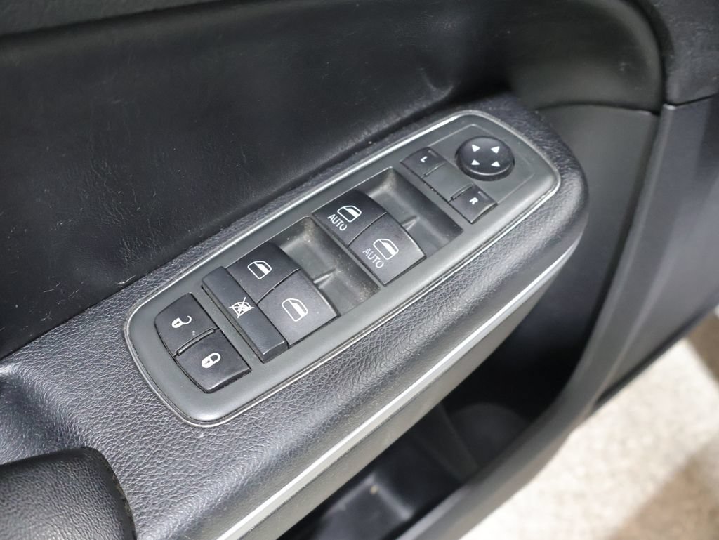 Used 2013 Chrysler 300 C AWD/4WD image 14