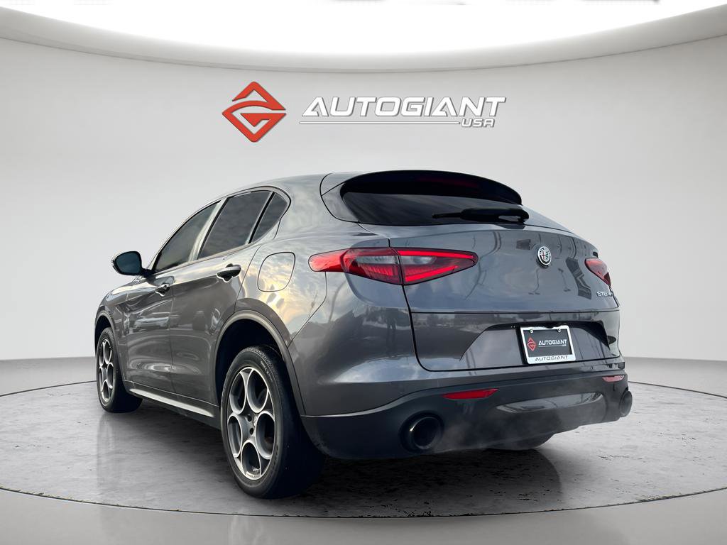 Used 2023 Alfa Romeo Stelvio Sprint RWD image 5