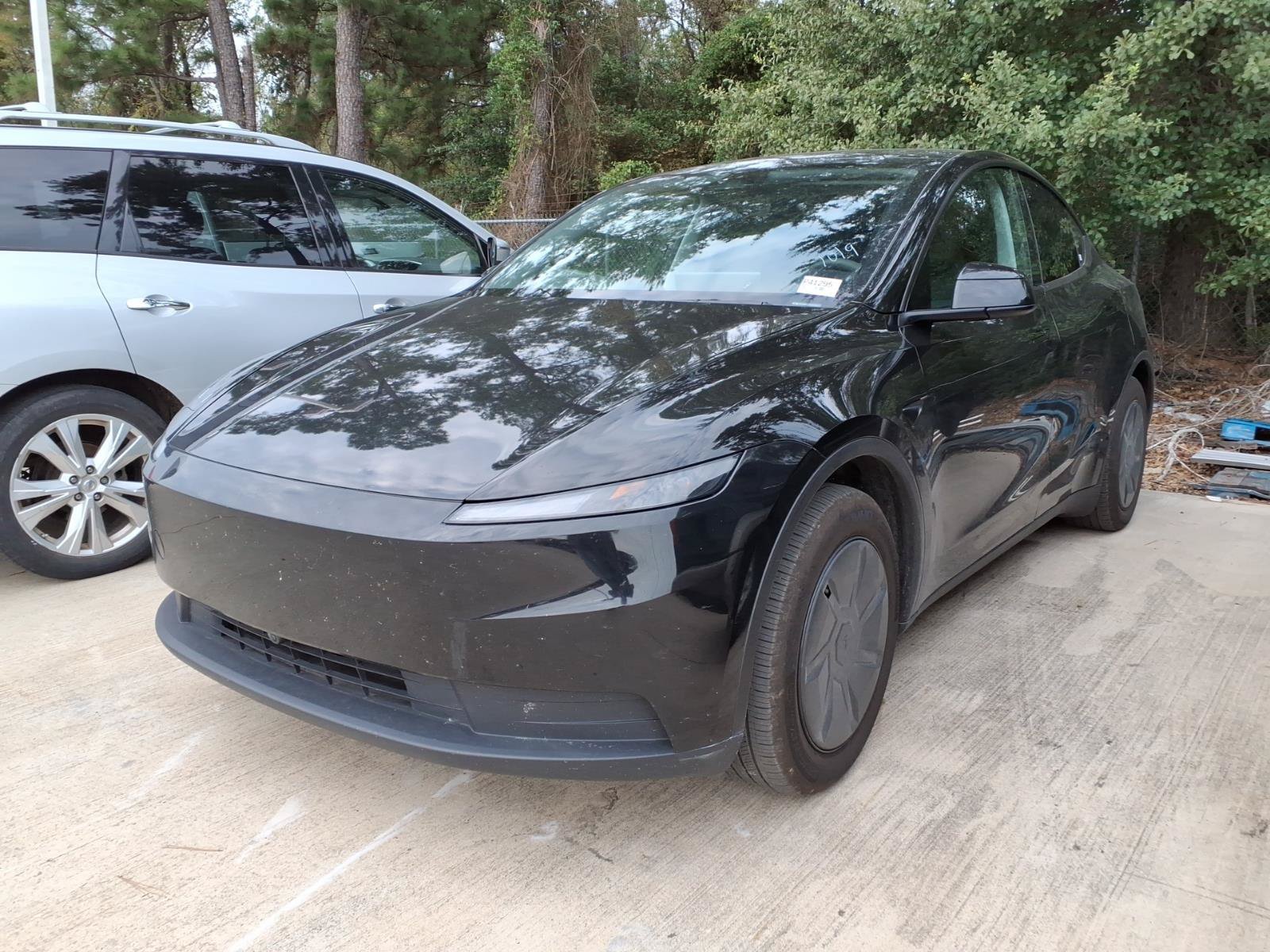 Used 2026 Tesla Model Y 2WD image 4
