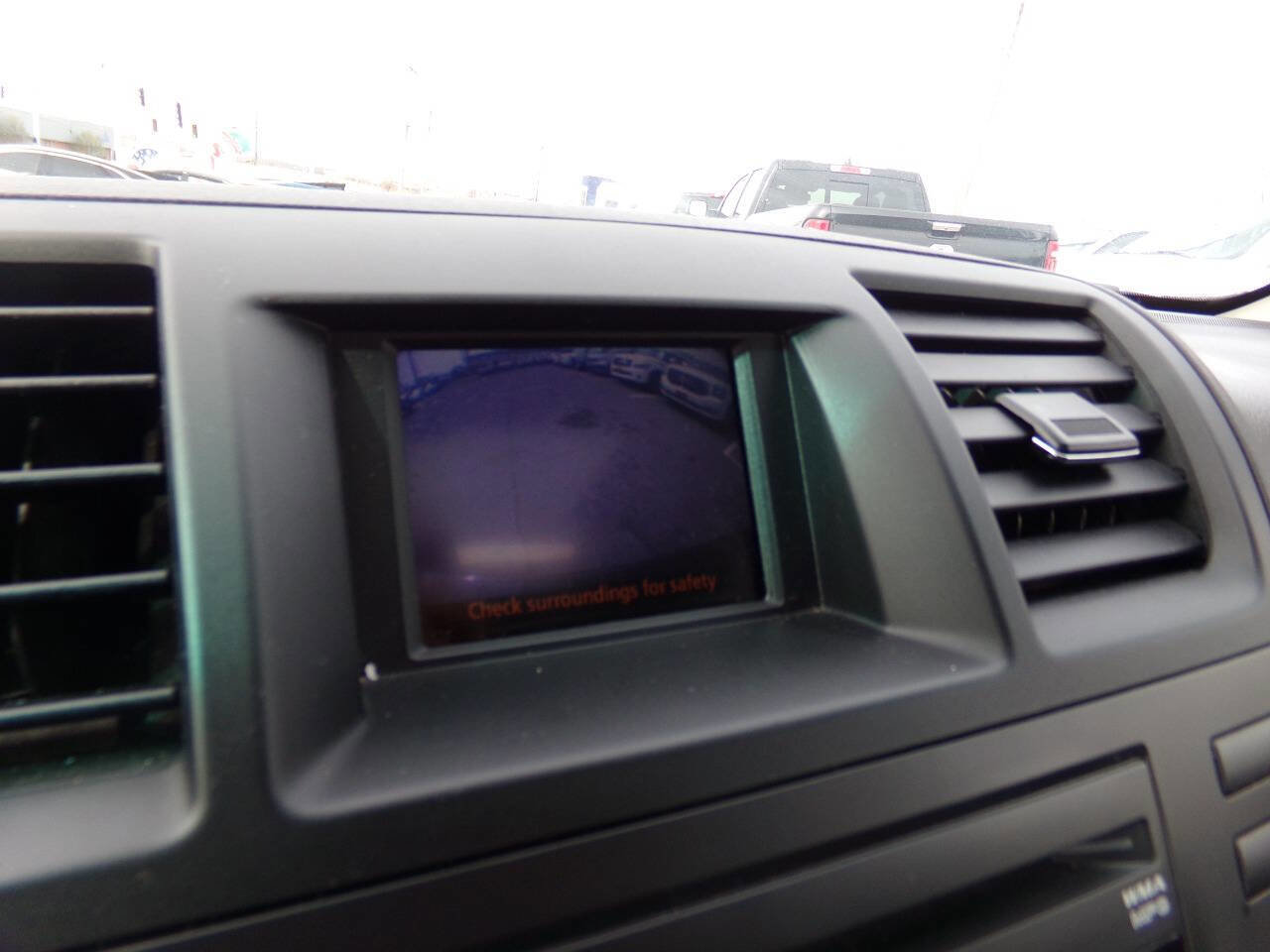 Used 2012 Toyota Highlander SE w/ Tow Pkg image 10