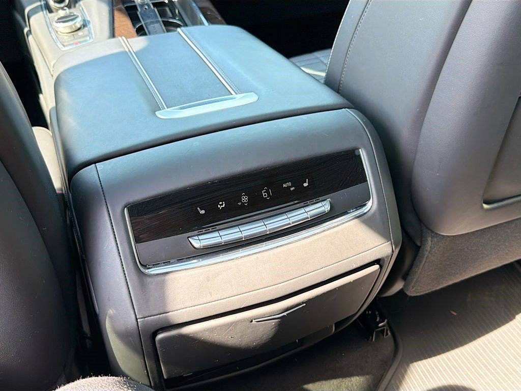 Certified 2022 Cadillac Escalade Sport Platinum image 22