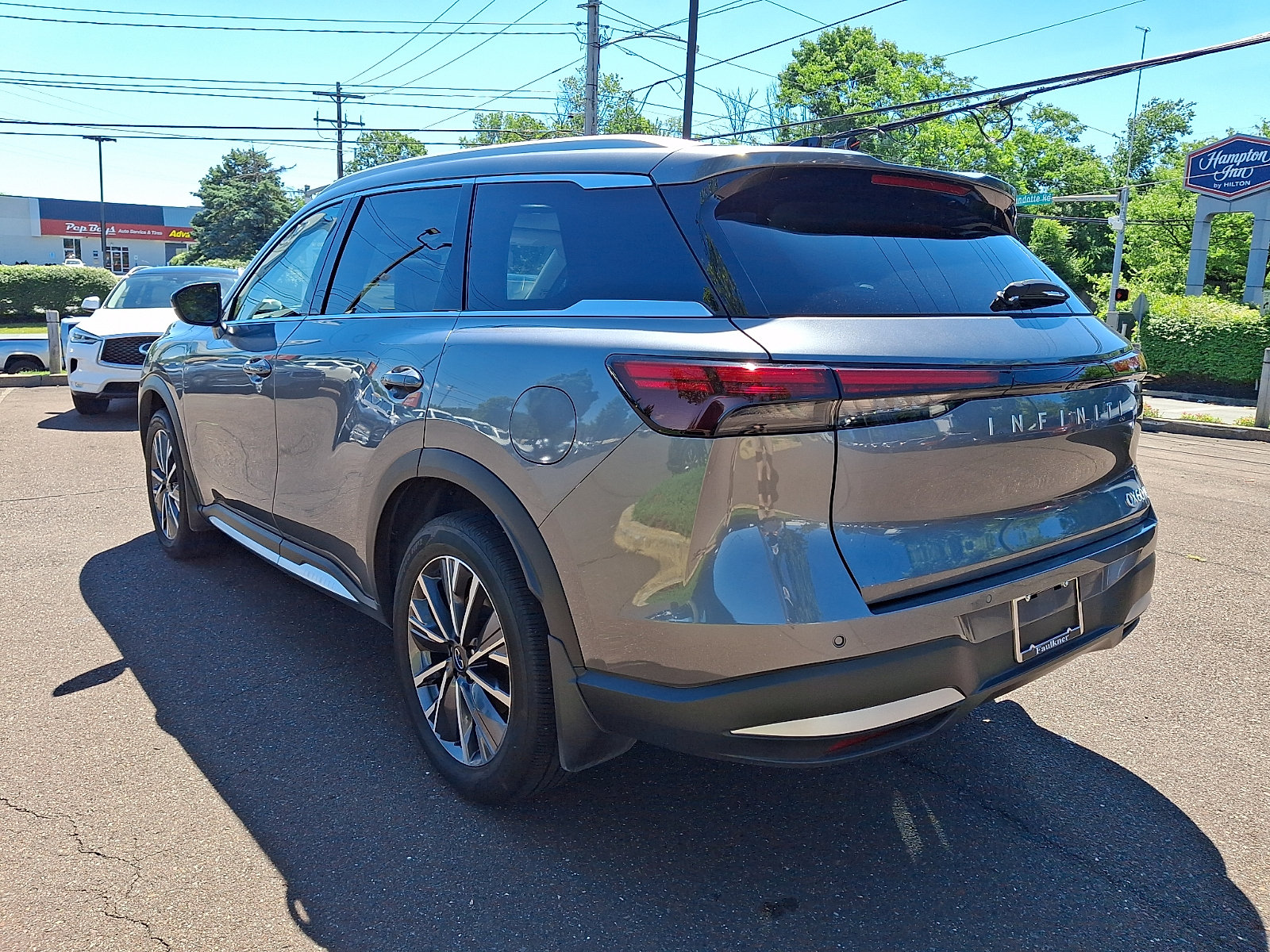 Certified 2026 INFINITI QX60 Luxe w/ Cargo Package AWD/4WD image 4